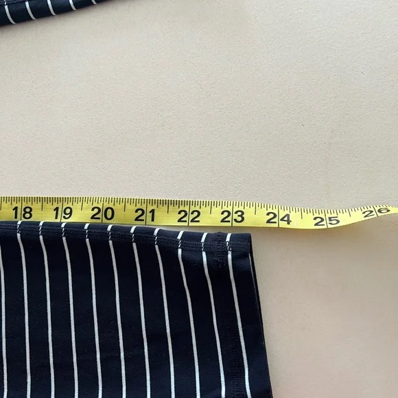 Athleta Navy White Stripe Capri Leggings XS Nautical Yoga Gym Athleisure - Picture 8 of 9